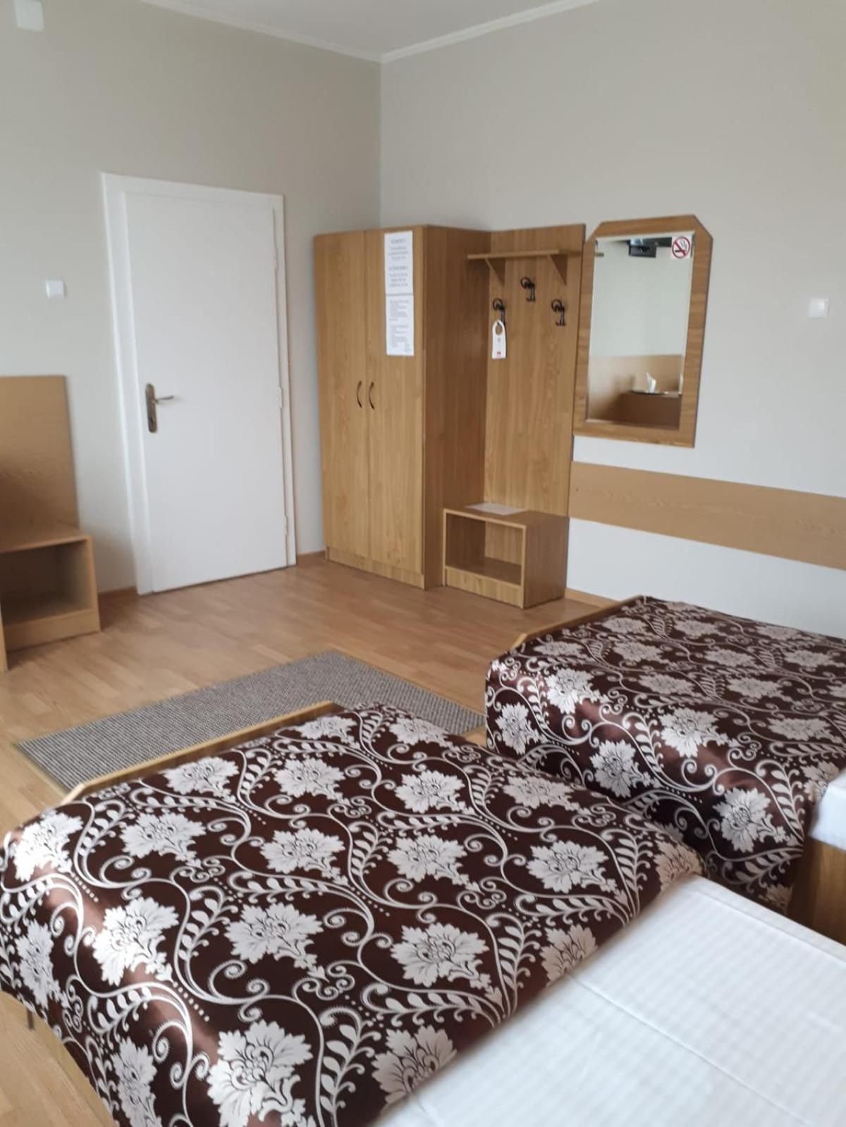 Hotel Perla Сату-Маре Экстерьер фото