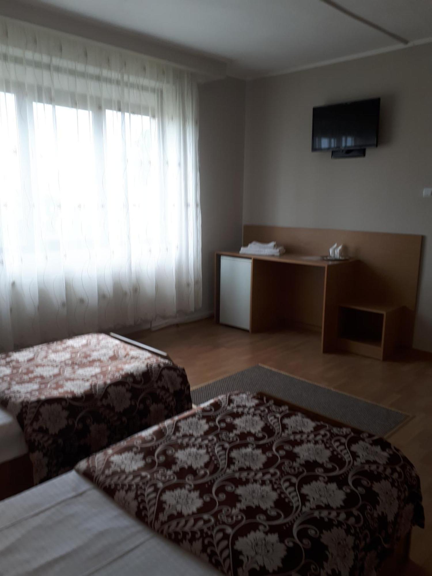 Hotel Perla Сату-Маре Экстерьер фото