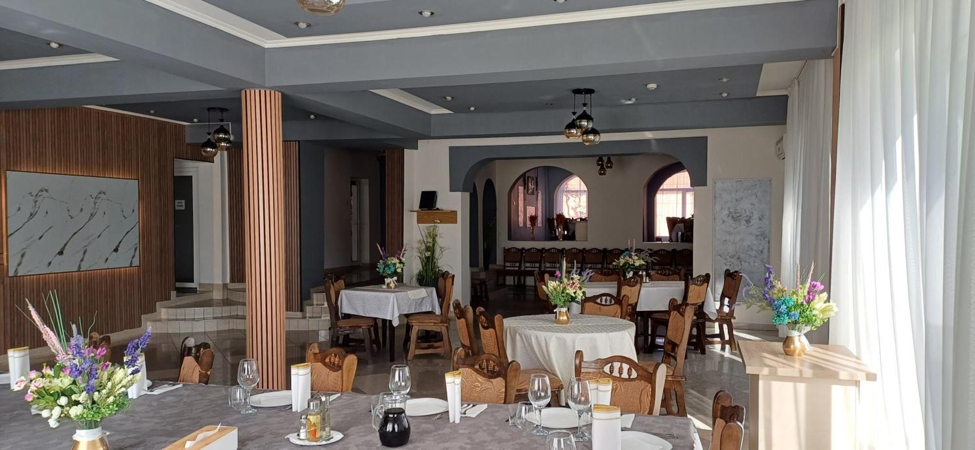 Hotel Perla Сату-Маре Экстерьер фото