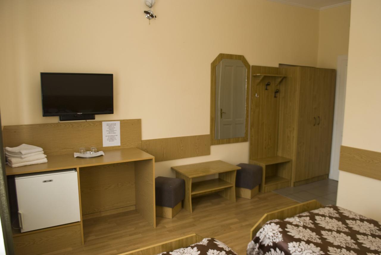 Hotel Perla Сату-Маре Экстерьер фото